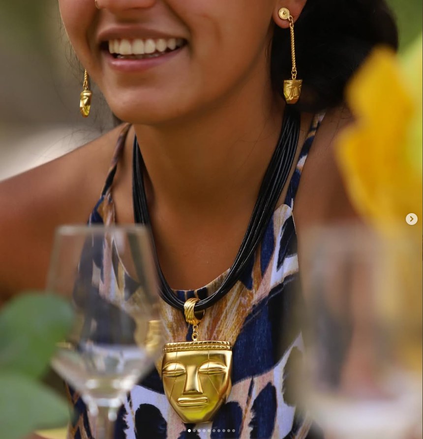 Joyería inspirada en las máscaras de oro precolombinas